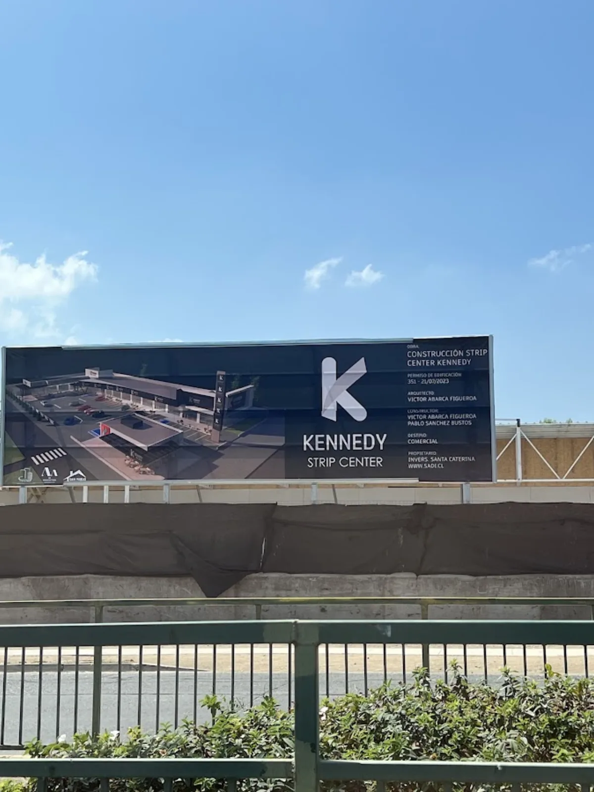 Strip Center Kennedy